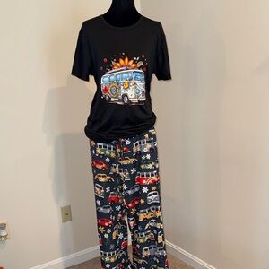 Black Graphic T-Shirt Colorful VW Hippie Van Design & Matching Light Pants